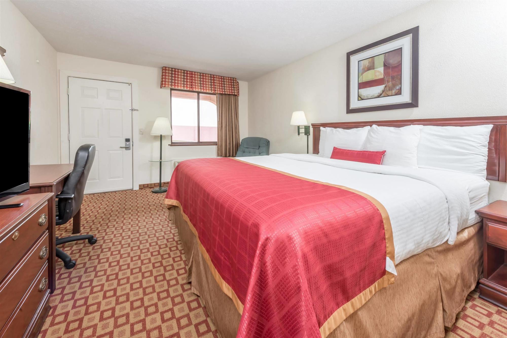 Days Inn By Wyndham Bloomington Ngoại thất bức ảnh