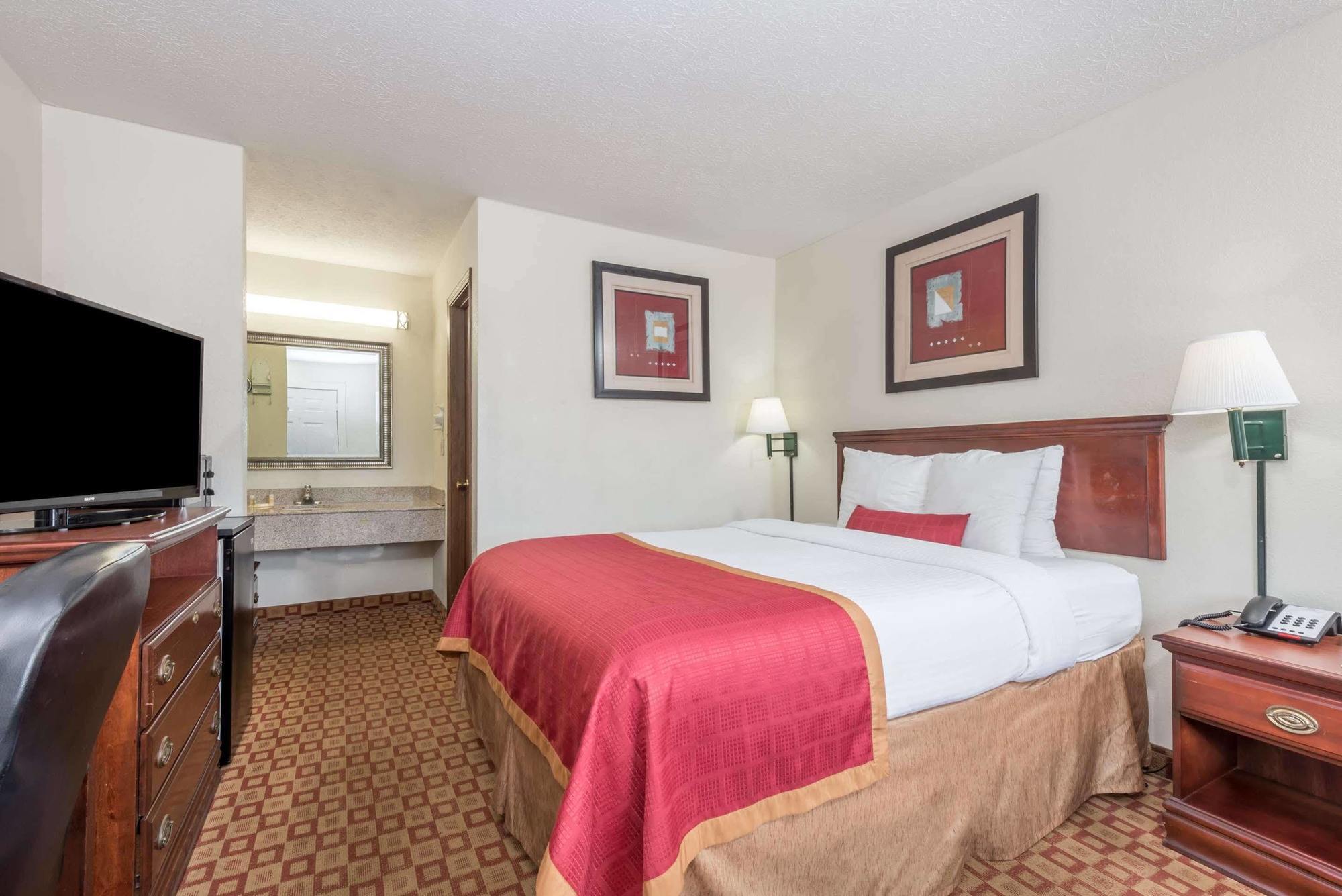 Days Inn By Wyndham Bloomington Ngoại thất bức ảnh
