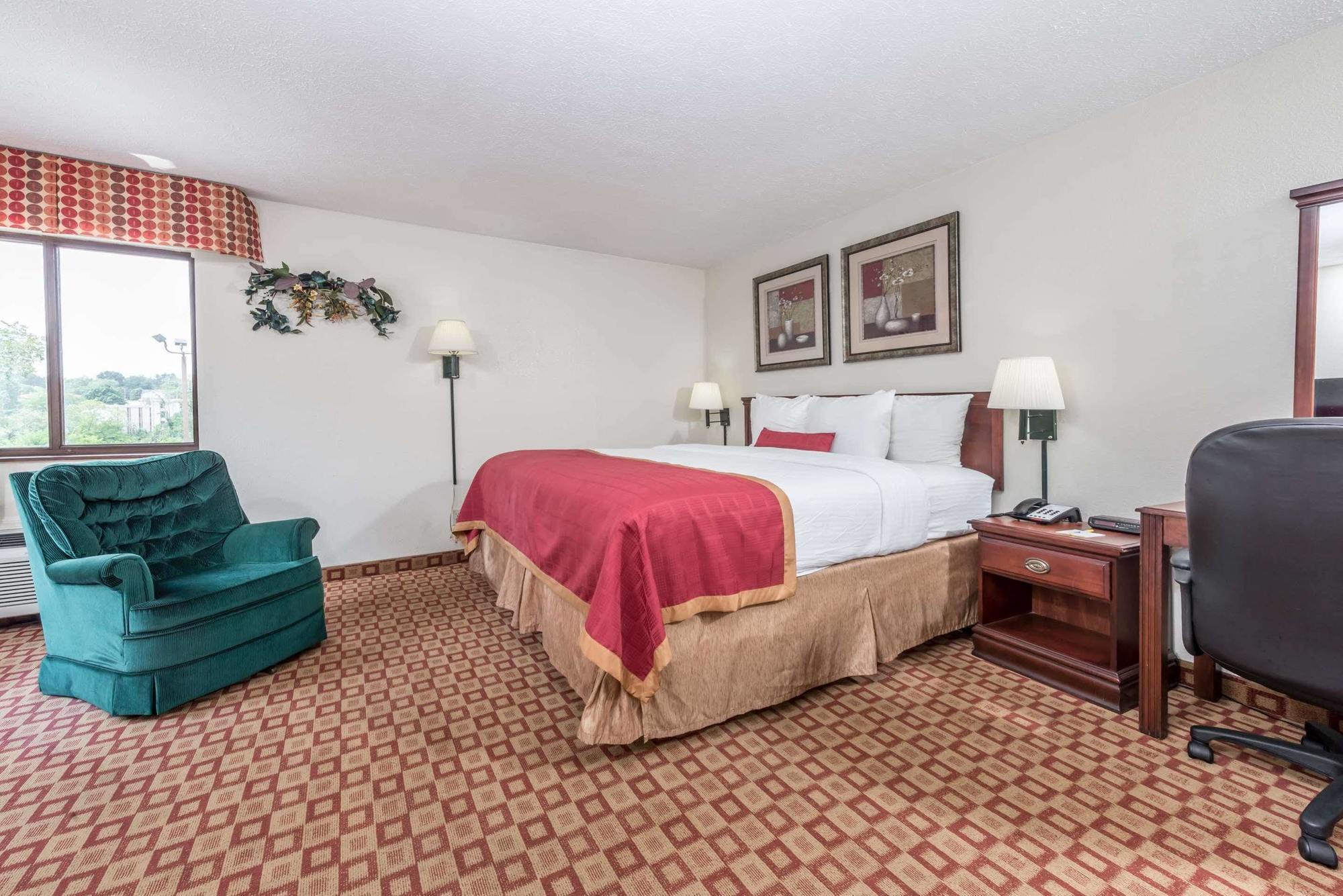 Days Inn By Wyndham Bloomington Ngoại thất bức ảnh