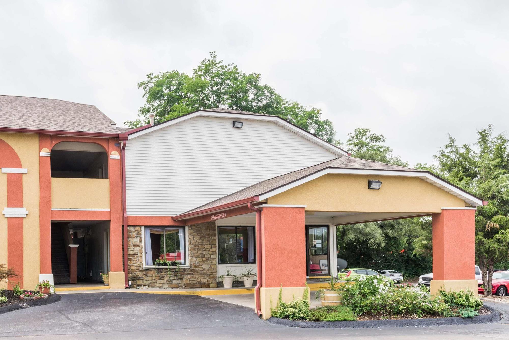 Days Inn By Wyndham Bloomington Ngoại thất bức ảnh